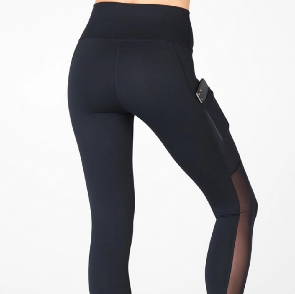 Mila High- Waisted Pocket Capri